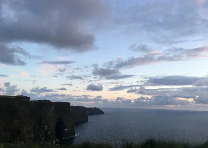 Conway\'S Cottage With Sea View Nestling By Cliffs-Of-Moher