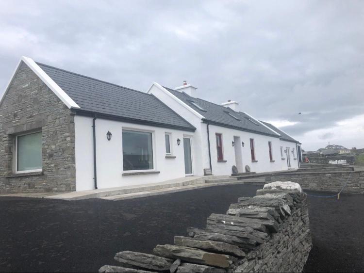 Conway's With Sea View Nestling By Cliffs-of-moher Bed & Breakfast Liscannor