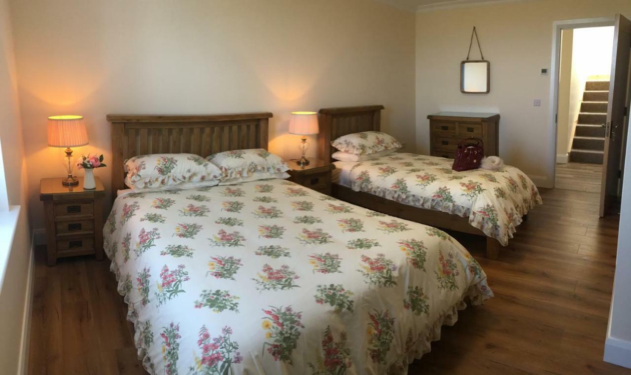 Conway's With Sea View Nestling By Cliffs-of-moher Bed & Breakfast *